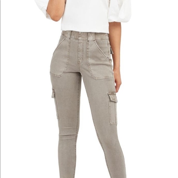NEW Spanx® Stretch Twill Ankle Cargo Pants - Picture 1 of 5